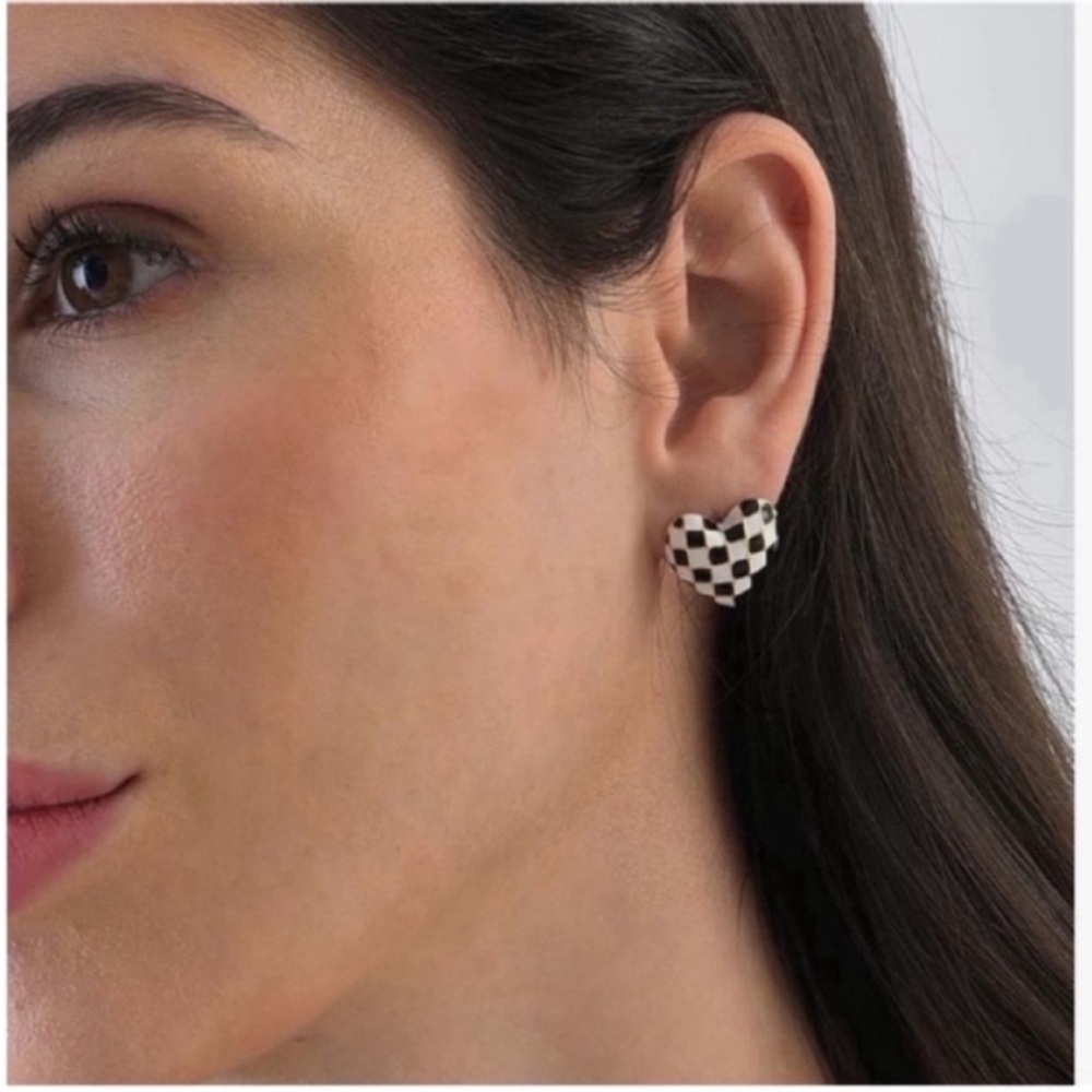 New! Mackenzie Black and White Checkered Heart Earrings (1045) NWOT - Picture 2 of 2